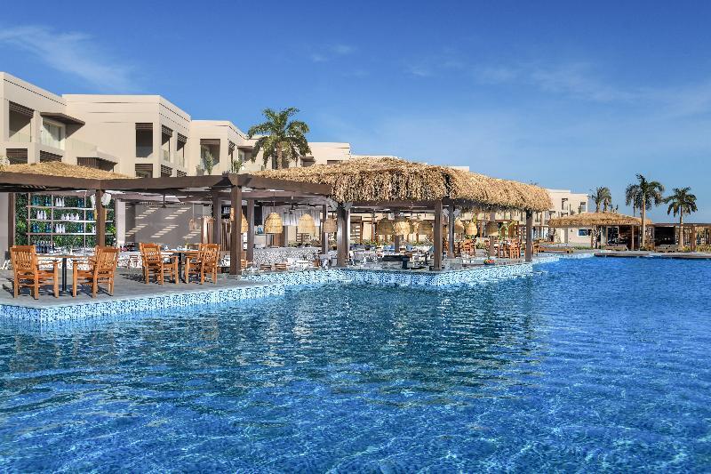 Steigenberger Resort Ras Soma Hurgada Dış mekan fotoğraf The pool at the Atlantis Paradise Island