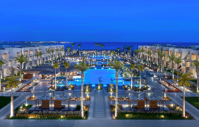 Steigenberger Resort Ras Soma Hurgada Dış mekan fotoğraf The resort at night