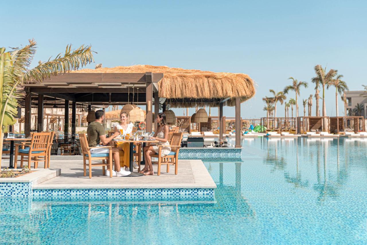Steigenberger Resort Ras Soma Hurgada Dış mekan fotoğraf The swimming pool at the resort